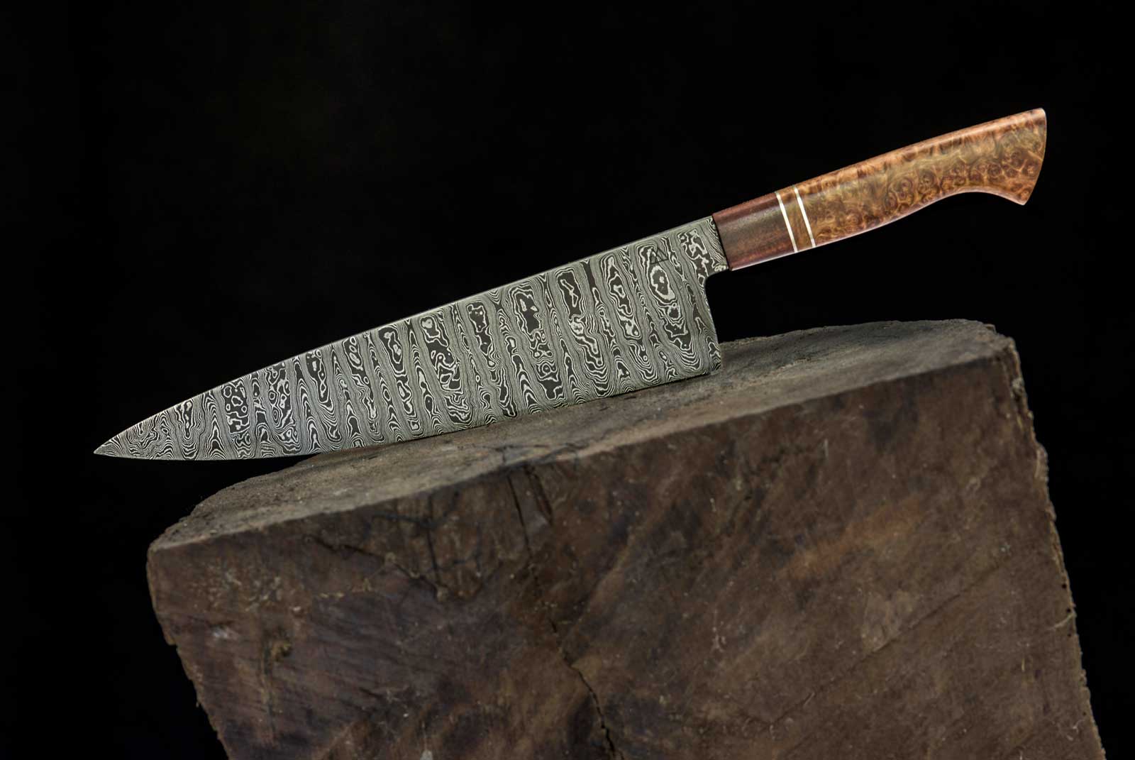 Knife in wood block.